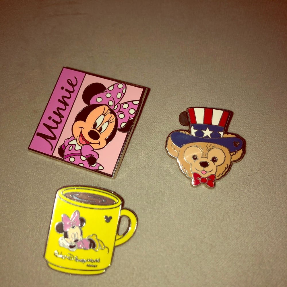 Disney pins
